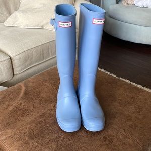 Size 8 Like New Condition Periwinkle Hunter Women’s Original Tall Boots